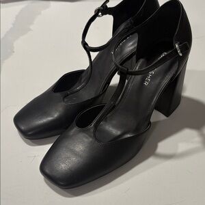 Marc Fisher Black T-Strap Women's Heels size 8